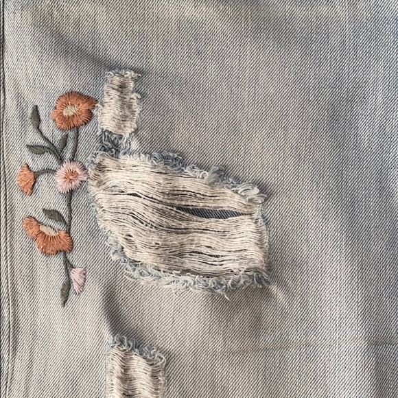Lucky Brand Sienna Floral Embroidered Jeans BNWOT - Picture 3 of 14